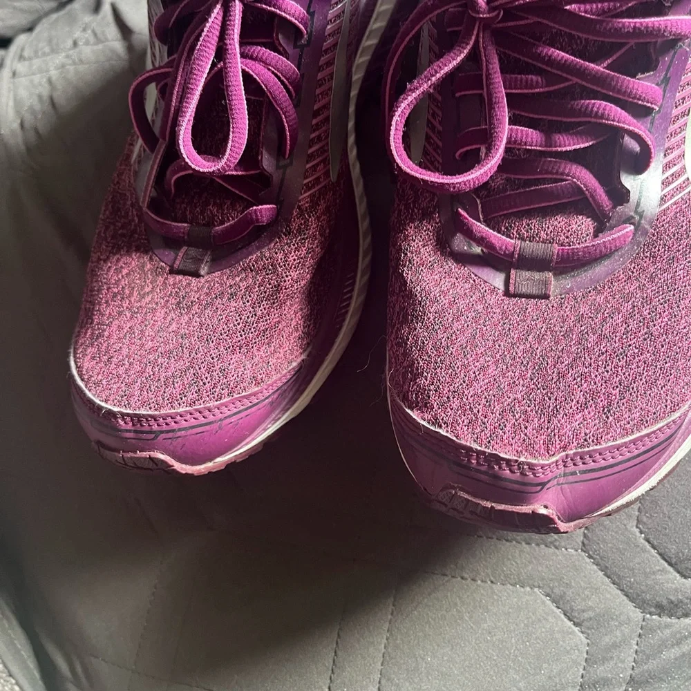 Brooks Women’s maroon Ghost 10 Sneakers